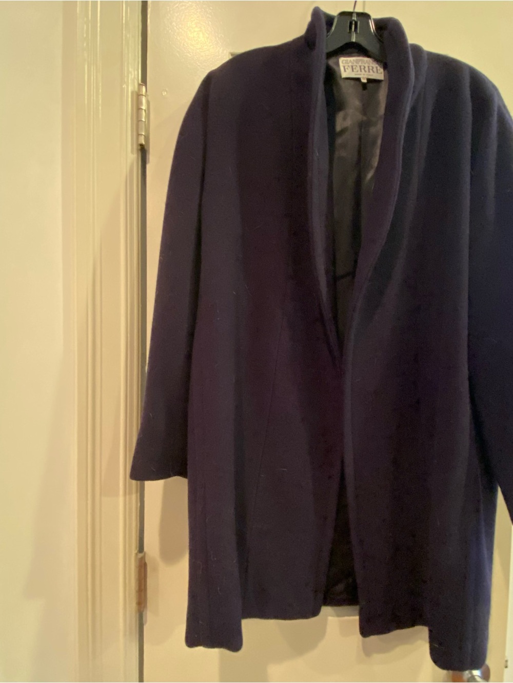 Gianfranco Ferre Women’s Dark Navy Wool Pea Coat, size 38